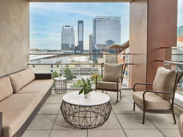 Embassy Suites by Hilton Nashville Downtown : photo 5 de la chambre suite 2 chambres lits king-size avec balcon