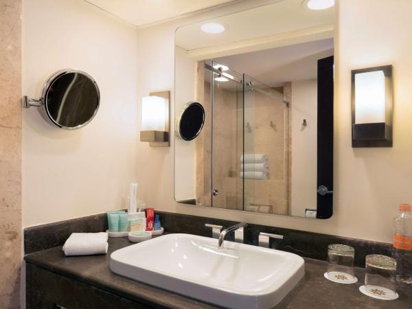 MS Milenium Monterrey Curio Collection by Hilton : photo 7 de la chambre chambre lit king-size