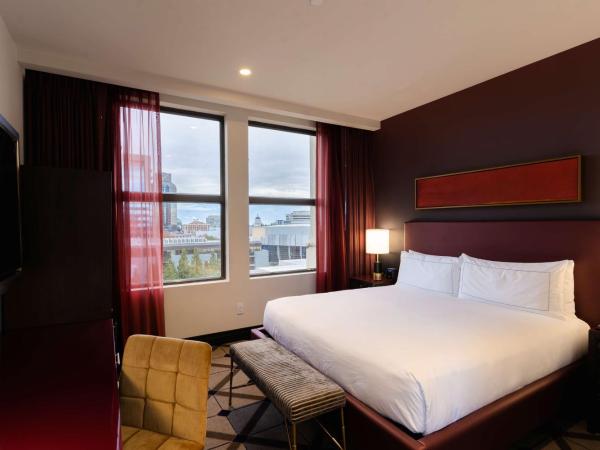 The Exchange Sacramento, Curio Collection By Hilton : photo 3 de la chambre chambre d'angle avec lit king-size - vue sur ville