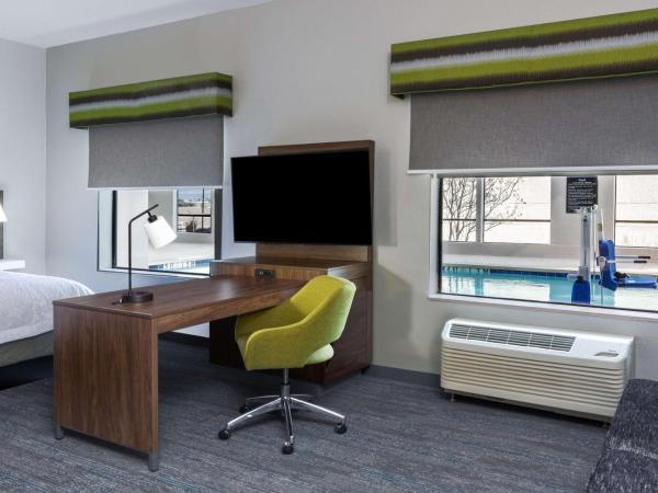 Hampton Inn & Suites Dallas I-30 Cockrell Hill, Tx : photo 6 de la chambre suite 1 chambre lit king-size - non-fumeurs