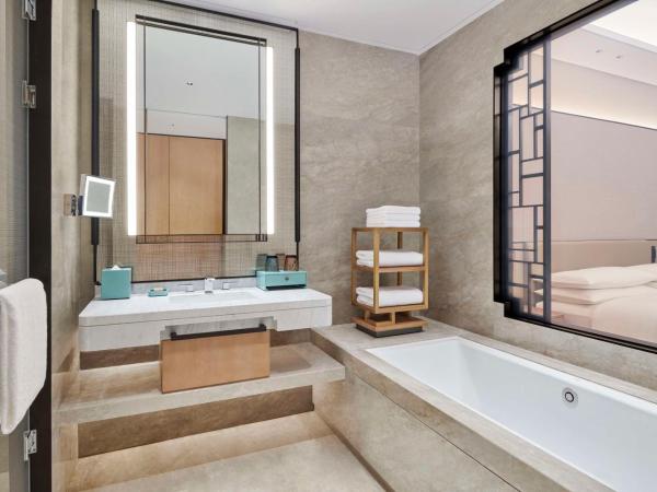 Doubletree By Hilton Suzhou Wuzhong : photo 5 de la chambre chambre lit king-size de luxe - vue sur rivière