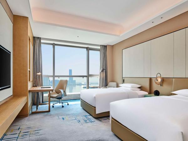 Doubletree By Hilton Suzhou Wuzhong : photo 2 de la chambre chambre lits jumeaux exécutive - accès au salon