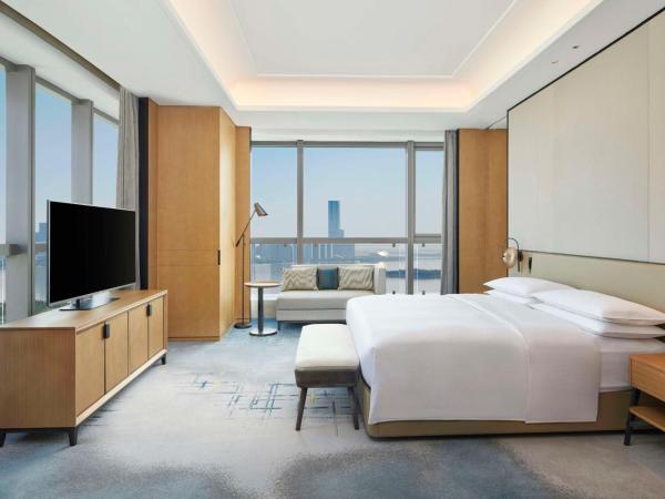 Doubletree By Hilton Suzhou Wuzhong : photo 6 de la chambre suite deluxe avec lit king-size