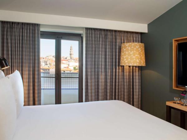 Se Catedral Hotel Porto, Tapestry Collection By Hilton : photo 4 de la chambre chambre lit queen-size - vue sur ville