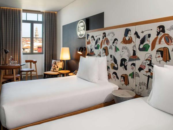 Se Catedral Hotel Porto, Tapestry Collection By Hilton : photo 2 de la chambre chambre lits jumeaux supérieure - vue sur ville