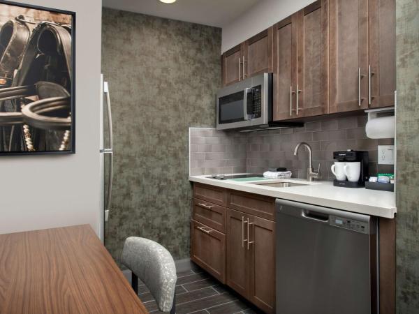 Homewood Suites By Hilton Louisville Airport : photo 6 de la chambre suite 2 chambres avec 2 lits queen-size