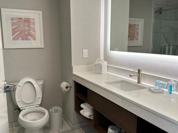 Hampton Inn Virginia Beach-Oceanfront South : photo 6 de la chambre king room with sofa bed and oceanfront view - non-smoking