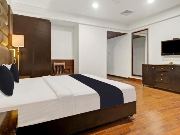 Capital O 9960 Hotel Grand Himayat : photo 1 de la chambre suite