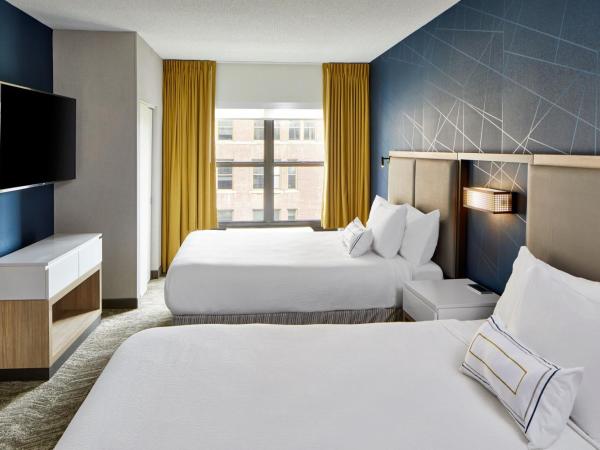 SpringHill Suites Memphis Downtown : photo 2 de la chambre studio lit queen-size avec canapé-lit