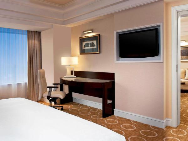 Sheraton Xi'an Hotel : photo 1 de la chambre suite lit king-size club - vue sur ville