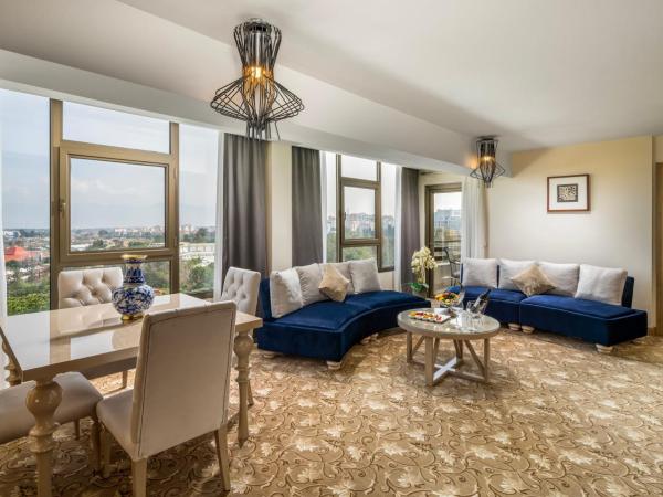 Kaya Izmir Thermal & Convention : photo 2 de la chambre suite lit king-size