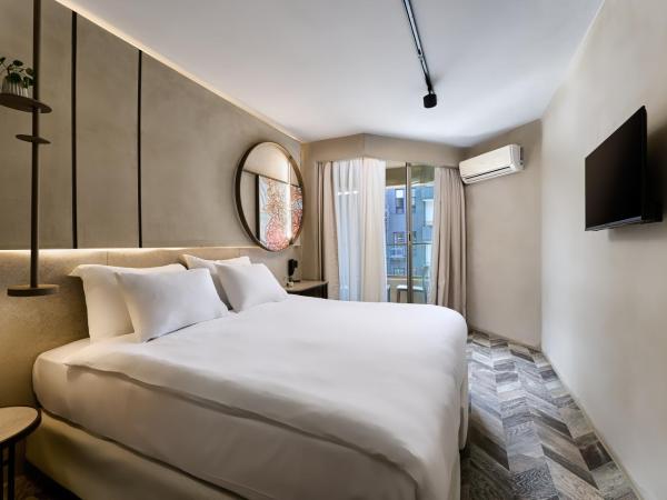 Büyük Hotel : photo 1 de la chambre chambre double ou lits jumeaux avec balcon