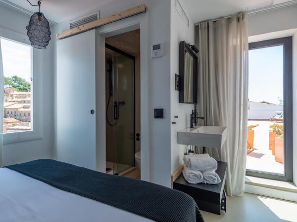 Hostal Boutique Es Menut : photo 4 de la chambre chambre double avec terrasse