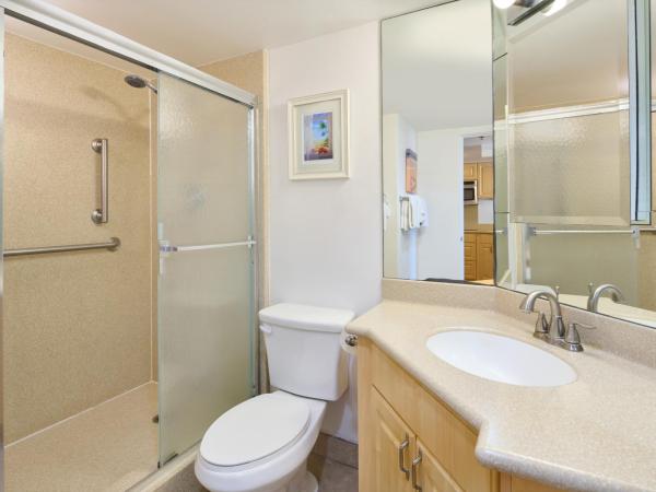 Ilikai Lite : photo 10 de la chambre chambre lit king-size - vue sur montagne