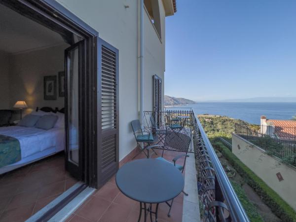 Hotel Sirius : photo 6 de la chambre chambre double ou lits jumeaux - vue latérale sur mer