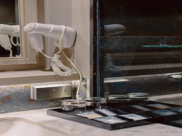 Hotel Tide Phuket Beach Front : photo 2 de la chambre grande chambre deluxe