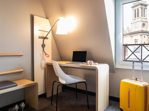 ibis Paris Gare du Nord La Fayette : photo 6 de la chambre chambre double standard avec lit d'appoint