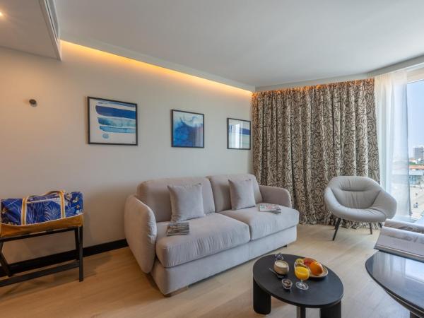 Mercure La Rochelle Vieux Port : photo 4 de la chambre suite junior avec vue sur port