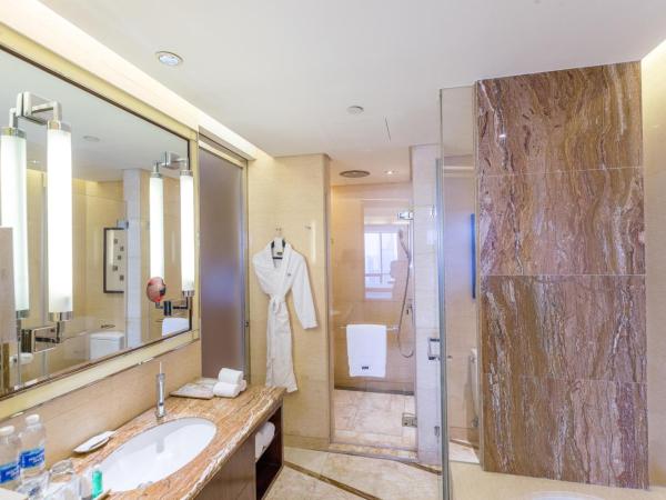 The Westin Nanjing Xuanwu Lake : photo 3 de la chambre chambre de luxe avec 1 lit king-size - vue sur lac