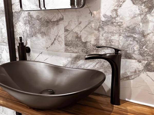 Duke and Duchess Apartments and Rooms - Private in Room Hot Tub Suites : photo 8 de la chambre studio lit king-size deluxe