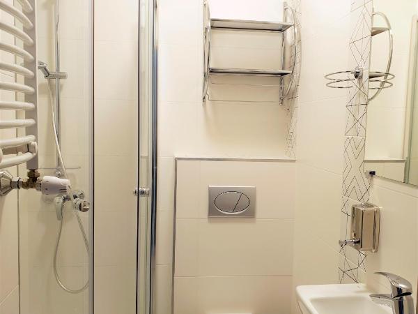 Hostel Annamarie : photo 1 de la chambre chambre double ou lits jumeaux avec salle de bains privative