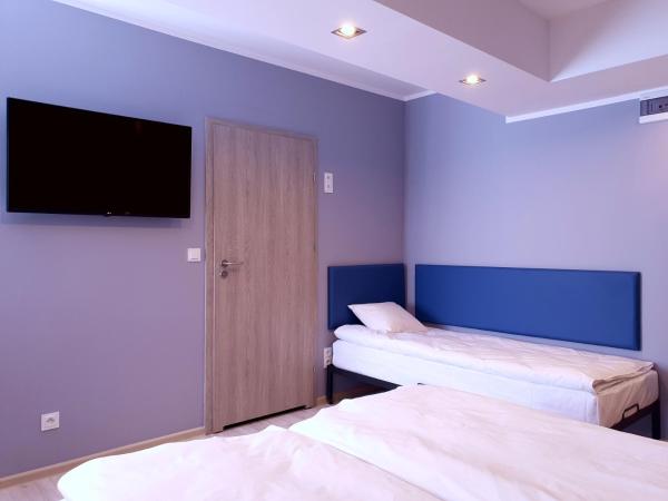 Hostel Annamarie : photo 4 de la chambre chambre triple avec salle de bains