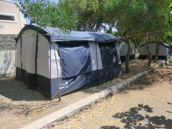 Santorini Camping & Hostel : photo 1 de la chambre tente
