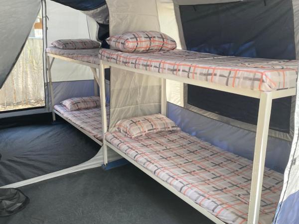 Santorini Camping & Hostel : photo 2 de la chambre tente