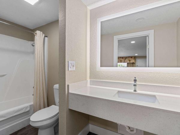 Travelodge by Wyndham Kissimmee Orlando : photo 3 de la chambre chambre lit king-size - non-fumeurs