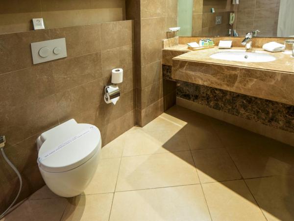 Marina Byblos Hotel : photo 9 de la chambre executive room - includes 20% off in captain’s table & nell gwynne