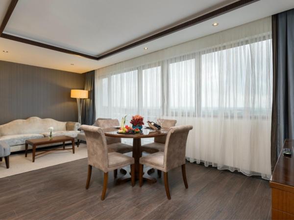 Miracle Istanbul Asia Airport Hotel & Spa : photo 3 de la chambre suite junior lit king-size