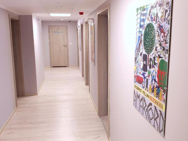 Hostel Annamarie : photo 3 de la chambre chambre quadruple avec salle de bains commune