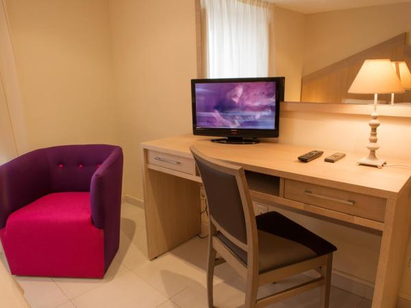 Hotel Capri : photo 8 de la chambre chambre double - vue sur rue