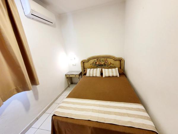 Hotel Maritimo : photo 9 de la chambre chambre familiale supérieure