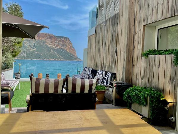 Hotel de La Plage - Mahogany : photo 5 de la chambre appartement 1 chambre avec piscine privée et terrasse avec vue sur la mer