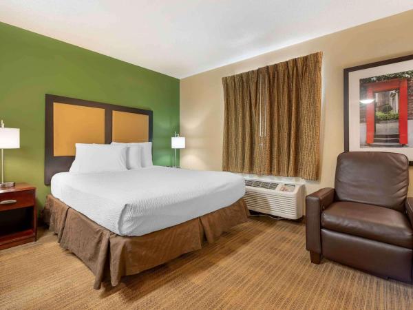 Extended Stay America Suites - Indianapolis - Northwest - College Park : photo 1 de la chambre studio lit queen-size - non-fumeurs