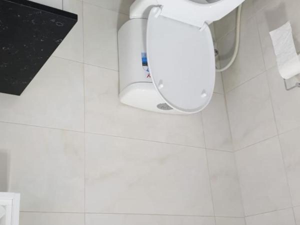 DIANELLA Budget Rooms Happy Place to Stay & House Share For Long Term Tenants : photo 3 de la chambre chambre double deluxe (1 adulte + 2 enfants)