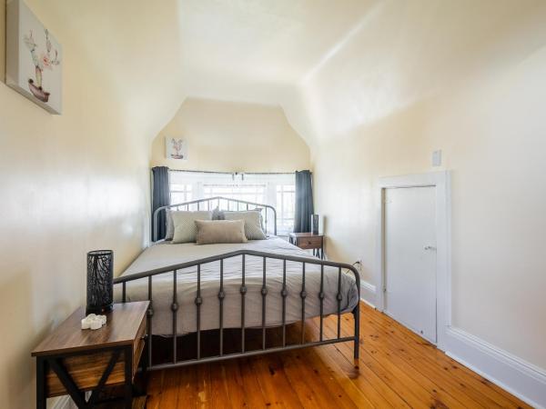 Cozy 5 Bedroom House in Downtown Toronto by GLOBALSTAY : photo 8 de la chambre maison 5 chambres