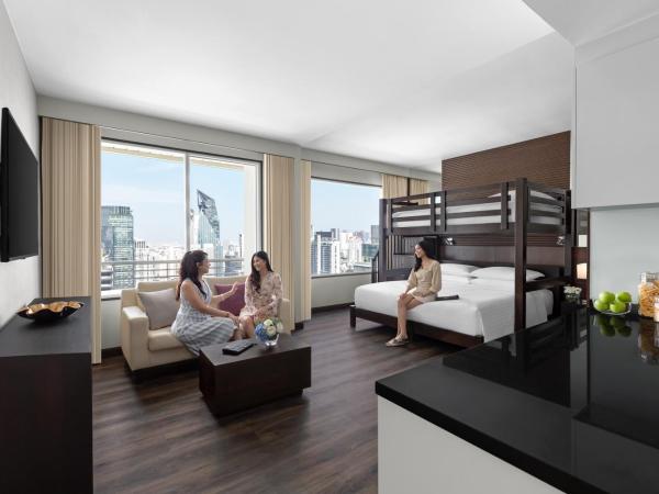 Marriott Executive Apartments - Sukhumvit Park, Bangkok : photo 2 de la chambre bunk beds studio, 1 king bunk, city view