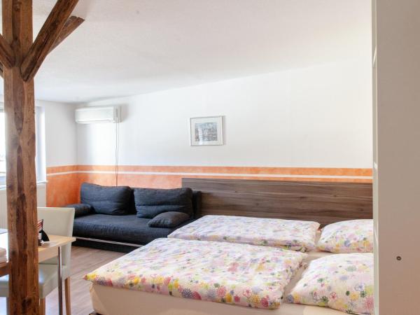 Pension Klingenstr. 23 : photo 2 de la chambre chambre lits jumeaux