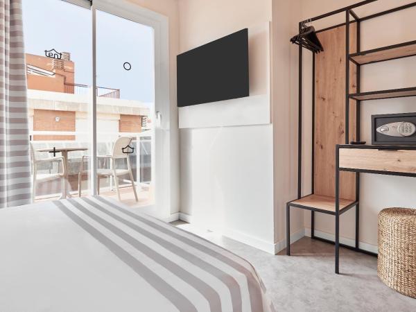 tent Lloret de Mar : photo 3 de la chambre chambre double avec terrasse et brunch à volonté