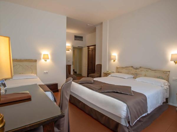 Hotel Machiavelli Palace : photo 7 de la chambre chambre triple