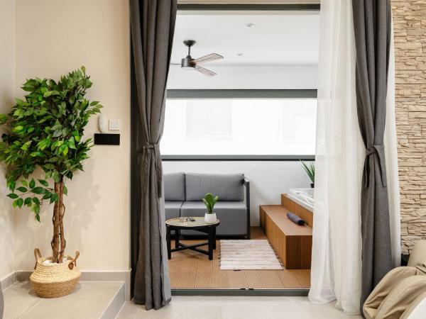 Legato Spa Suites : photo 5 de la chambre honeymoon well-being spa suite with balcony