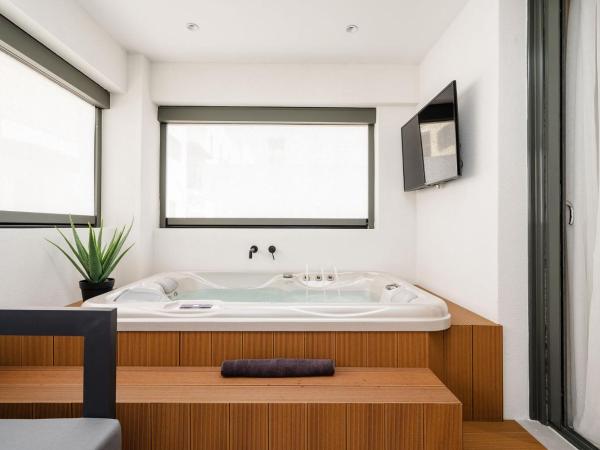 Legato Spa Suites : photo 2 de la chambre honeymoon well-being spa suite with balcony