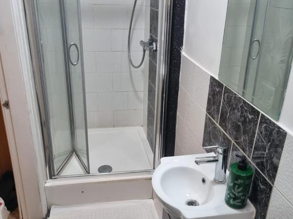 Devonshire House : photo 7 de la chambre chambre triple - accessible aux personnes à mobilité réduite