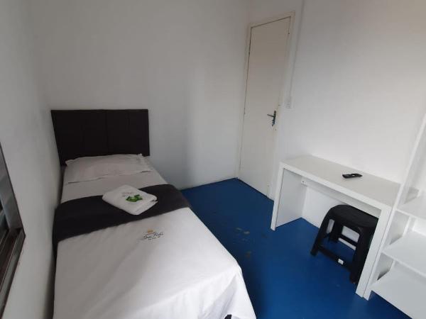 Hospedaria Dom Pedro - 500m do metrô : photo 3 de la chambre chambre simple avec salle de bains commune