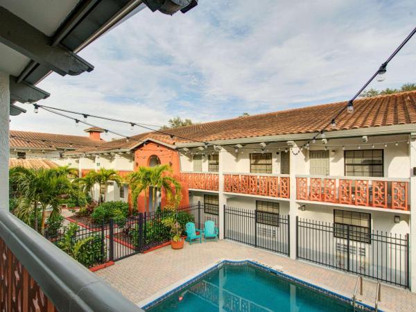 Clarion Pointe Tampa-Brandon Near Fairgrounds and Casino : photo 5 de la chambre suite loft - non-fumeurs