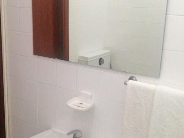 Residencia Vale Formoso : photo 1 de la chambre chambre triple