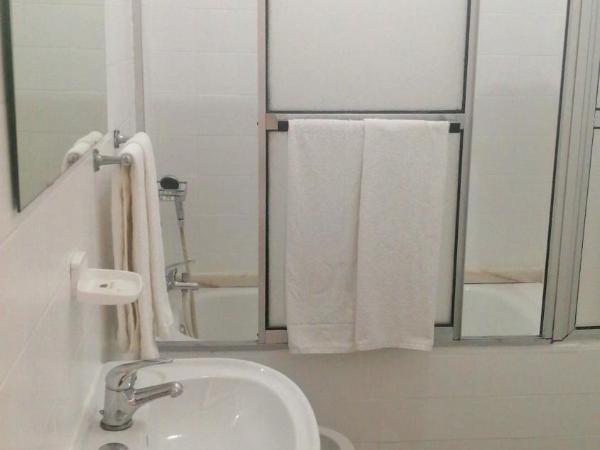 Residencia Vale Formoso : photo 2 de la chambre chambre triple