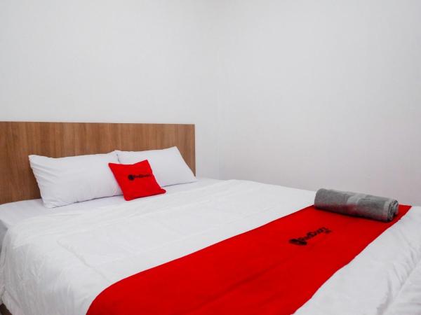 RedDoorz near Sleman City Hall Yogyakarta : photo 4 de la chambre chambre deluxe